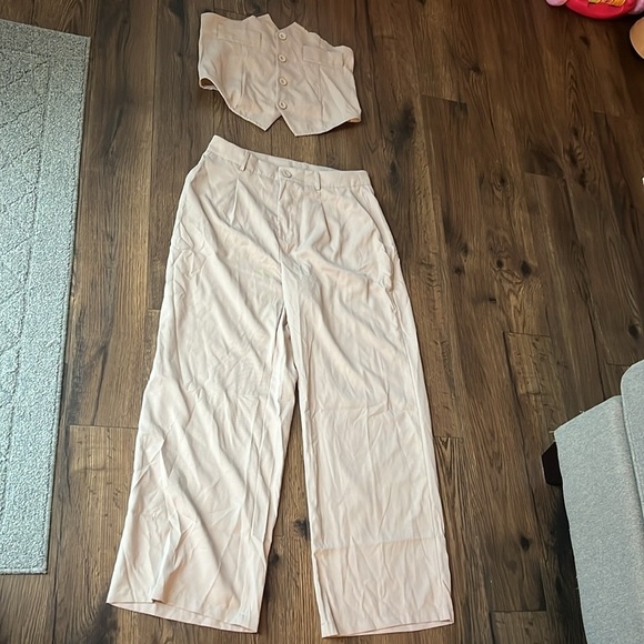 size large tan pants and strapless button down top set - Picture 5 of 6